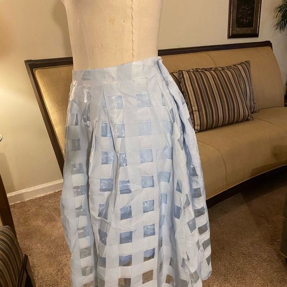 Women’s Skirt - Picture 2 of 3